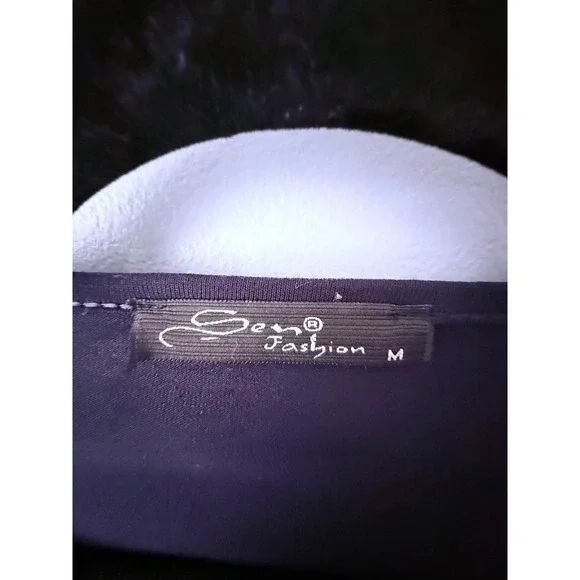 Women's Navy‎ Blue Embellished Long Sleeve Top Size Medium Rhinestones Lace - Picture 2 of 8